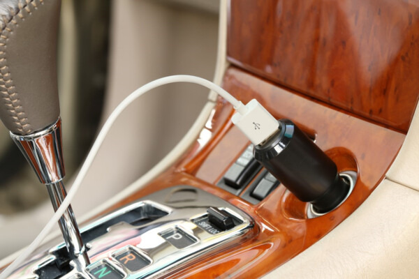 Conexiones Mechero y USB Conexiones mechero y USB