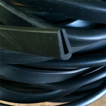 BP030 · 13x8mm Burlete de Goma · Color Negro · Tamaño Grande (2)