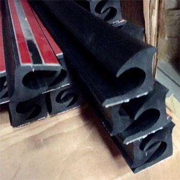 MA054 · 35x19mm Moldura Adhesiva Vierteaguas · Kit 2 piezas x 1,40m/ud (2)