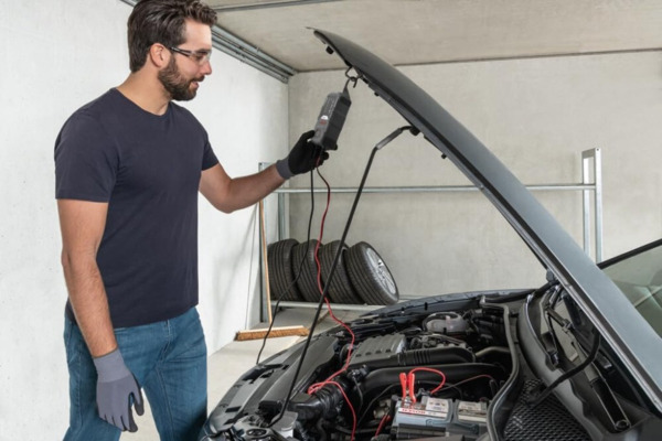 C30 Bosch · Cargador de Baterías 6/12V Automático · 3.8A (6)