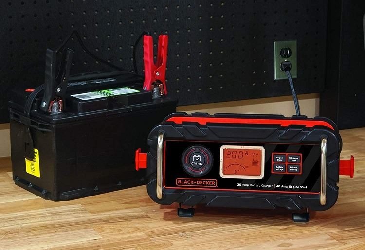 Cargador 20A + Arrancador 40A de Baterías Black &