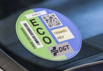 Etiqueta Medioambiental V-25 · Distintivo DGT · 100% homologada (4)