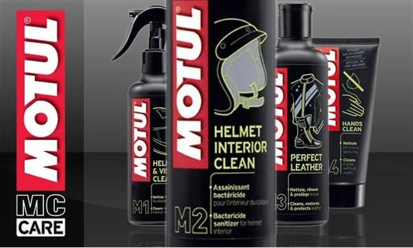Motul M2 Helmet Interior Clean · Higienizador de Casco · 250ml (3)