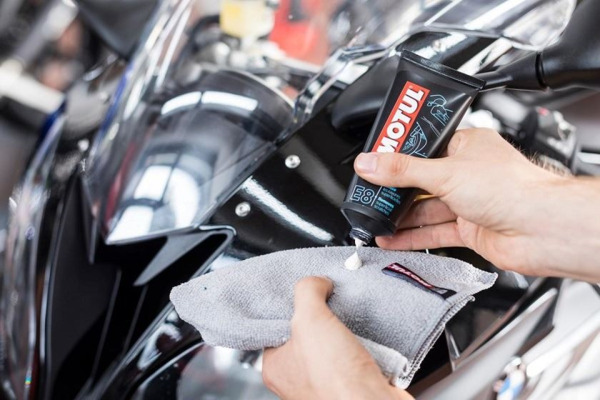 Motul E8 Scratch Remover · Reparador de Arañazos · 128g (3)