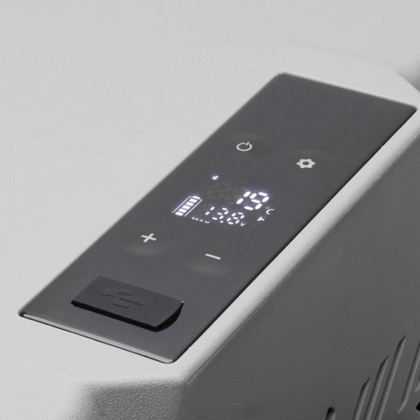 Nevera portátil 12/24/220V · Capacidad 30 Litros · Bluetooth y USB (3)