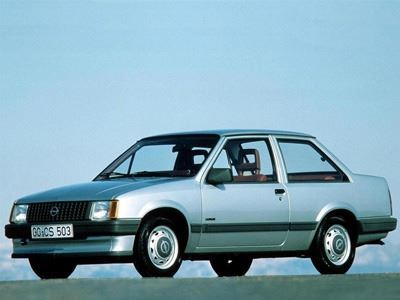 Opel Corsa TR 1983-1990 Paragolpes Delantero (2)