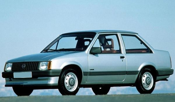 Opel Corsa TR (1988-1990) Rejilla Frente (1)