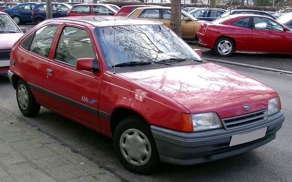 Opel Kadett E (1988-1991) Rejilla Frente (color gris oscuro) (1)