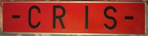 Placa Fondo Rojo - Letras Negras (Rojo con Letras Negras - 52x11cm)