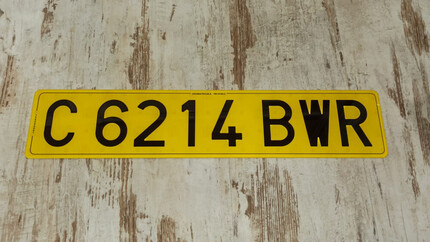 Placa Matrícula Cuadriciclo · Acrílica · Amarilla 520x110 mm