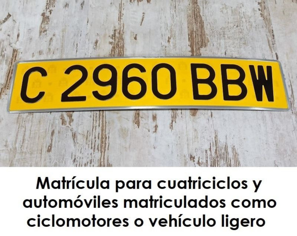 Placa Matrícula Cuadriciclo · Metálica · Amarilla 520x110 mm