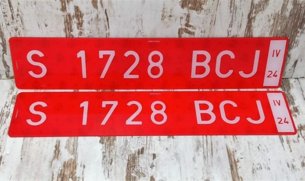 Placa Matrícula Roja Temporal Empresas · Acrílica 520x110mm (2)