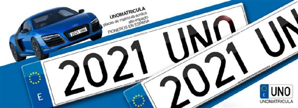 UNO Larga - Placa de Matrícula Premium · Acrílica 520x110mm (2)