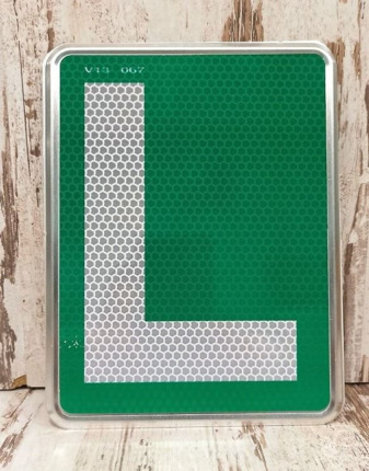 V13 Placa L Conductor Novel. Homologada