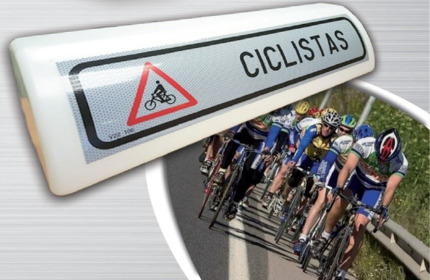 V-22 Señal Acompañamiento Ciclistas · Opción luminosa