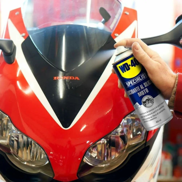 WD-40 Specialist® Moto · Abrillantador Plásticos y Gomas · Spray 400 ml (2)